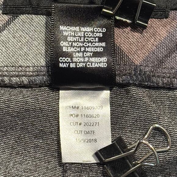 Torrid Pants Pixie Ponte Crop Pull On Preppy Classic Academia Glen Plaid 2 2X - Picture 3 of 4